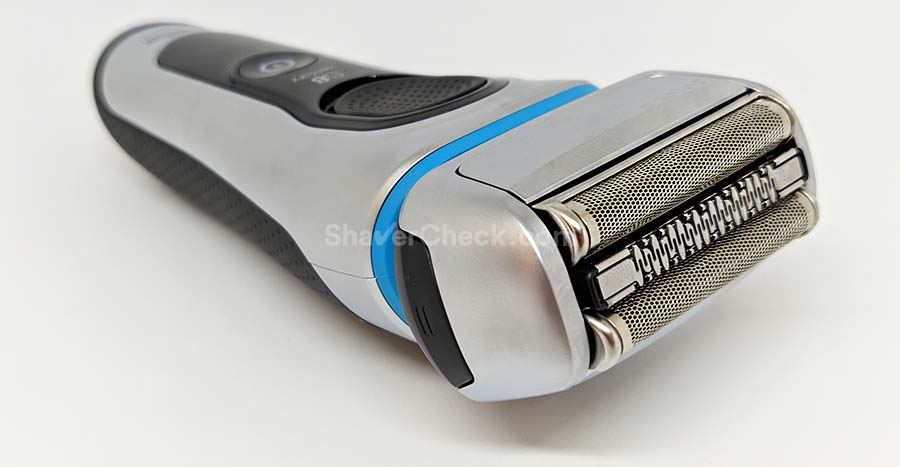 Braun Series 8 features a familiar 3 blade shaving head.