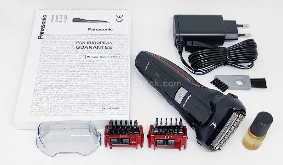 The accessories included with the Panasonic ES-LL41-K Hybrid shaver.