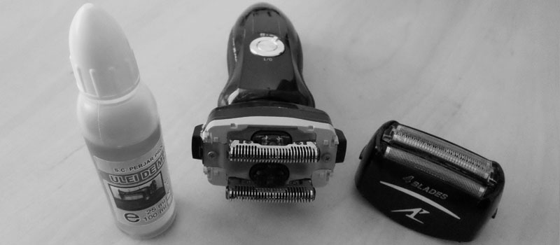 Lubrication is important for the comfort of the shave and the lifespan of your shaver's blades.