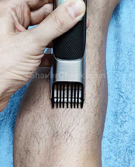 Trimming legs hair with the Philips Bodygroom 7000.