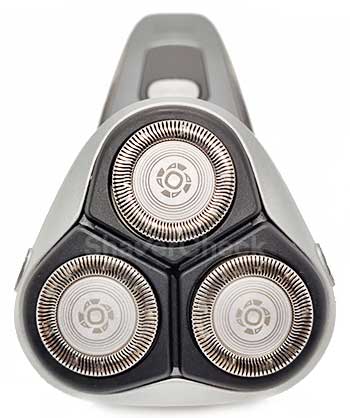 The Philips Norelco Shaver 3800 uses a classic 3-blade cutting system.