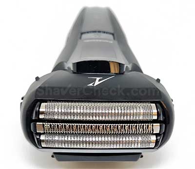 The 3-blade shaving head of the Panasonic ES-LL41-K.