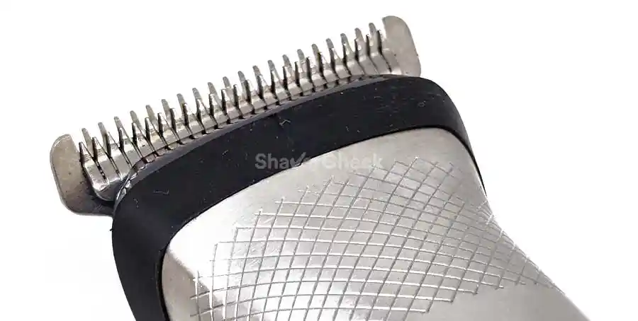 Body trimmer with shearing blades.